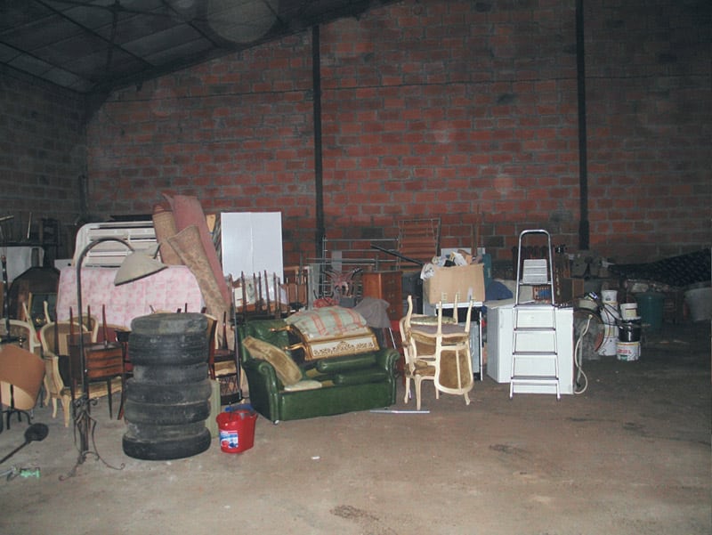 profitez d'un service de débarras de cave à paris, rapide et efficace. libérez votre espace en vous débarrassant des objets encombrants et inutiles, tout en facilitant votre déménagement ou votre rangement. contactez-nous pour une intervention sur mesure.