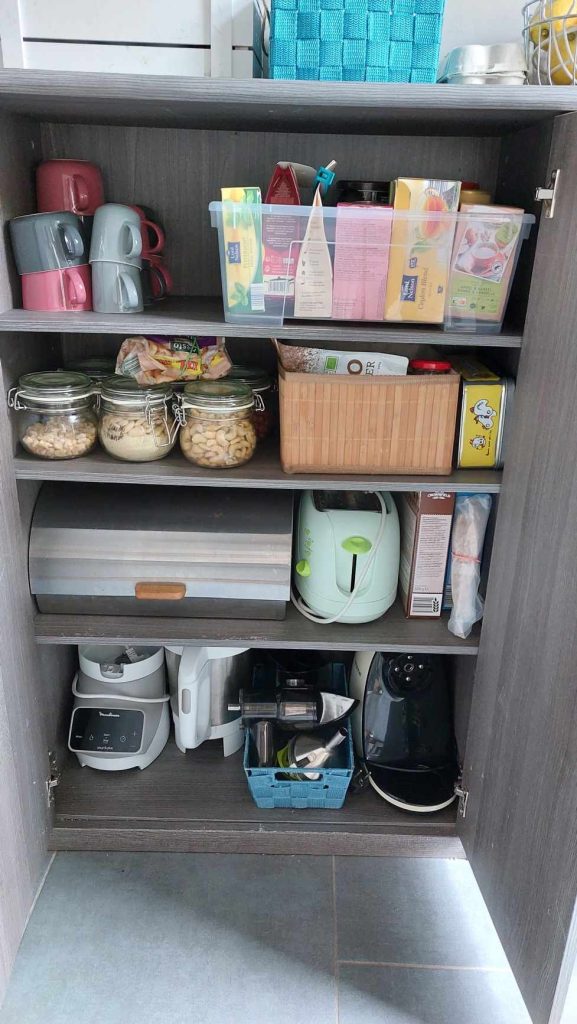 découvrez des astuces efficaces pour un désencombrement rapide de votre espace de vie. simplifiez votre quotidien et retrouvez de la sérénité grâce à nos conseils pratiques pour éliminer le superflu.