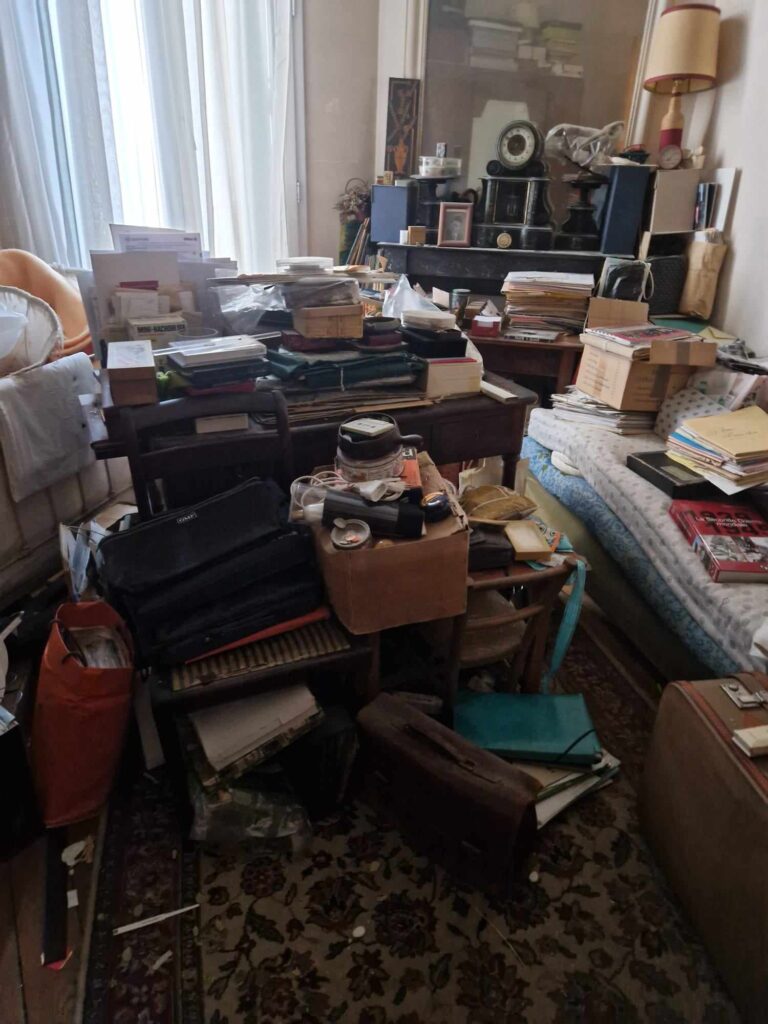 optimisez votre espace à paris avec notre service de débarras rapide. nous débarrassons vos locaux de manière efficace et écologique, que ce soit pour des encombrants, des vieux meubles ou des déchets. contactez-nous pour un devis gratuit et libérez-vous des objets inutiles rapidement.